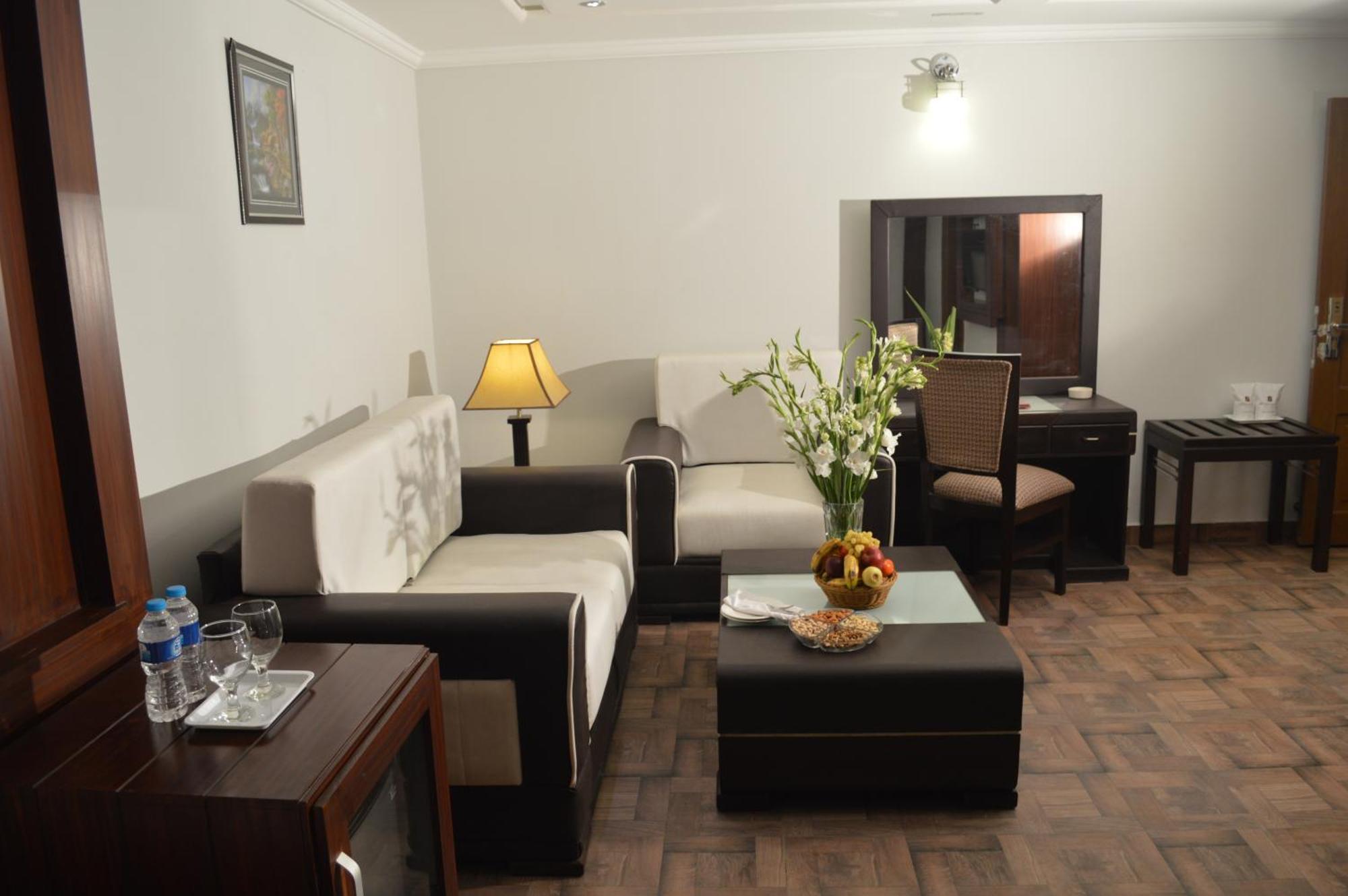 Fort Continental Hotel Peshawar Extérieur photo