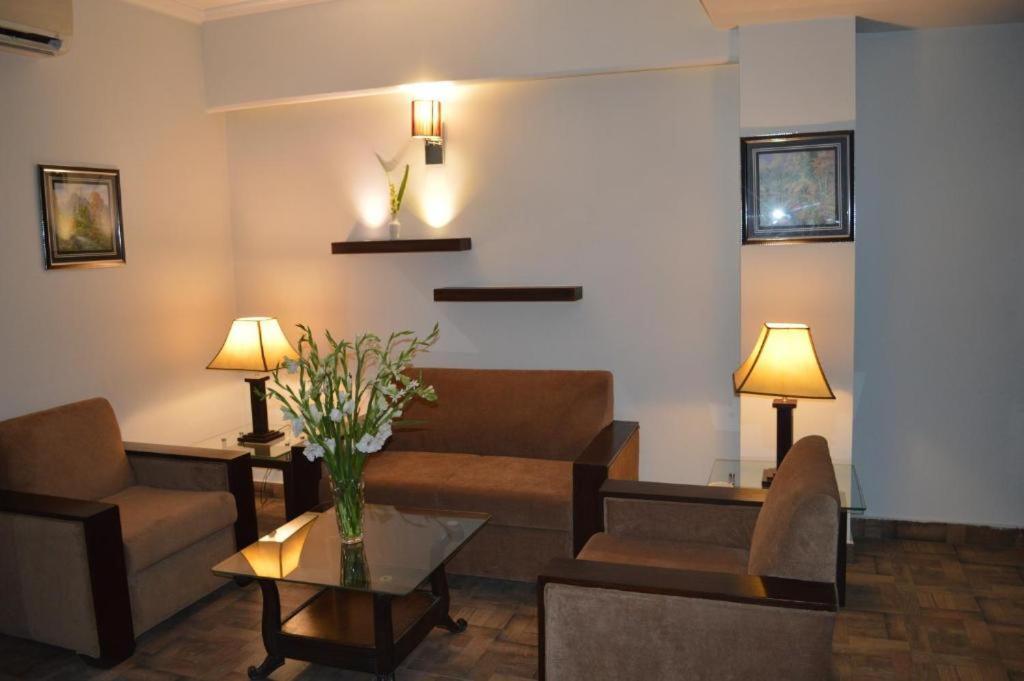Fort Continental Hotel Peshawar Extérieur photo