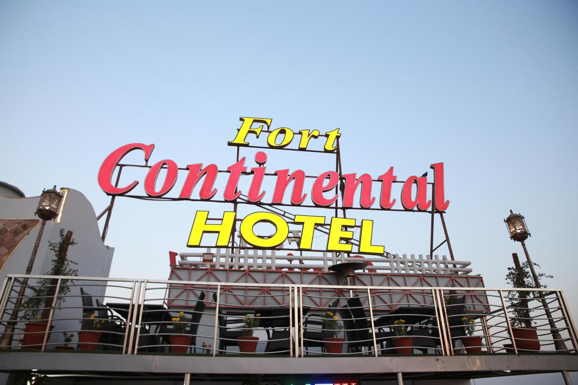 Fort Continental Hotel Peshawar Extérieur photo