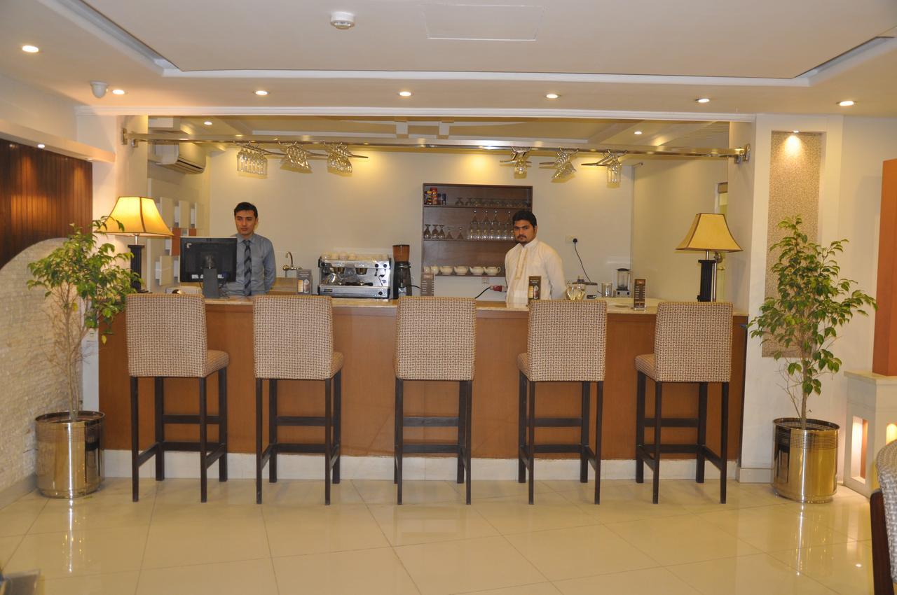 Fort Continental Hotel Peshawar Extérieur photo