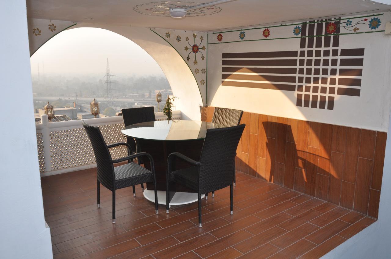 Fort Continental Hotel Peshawar Extérieur photo