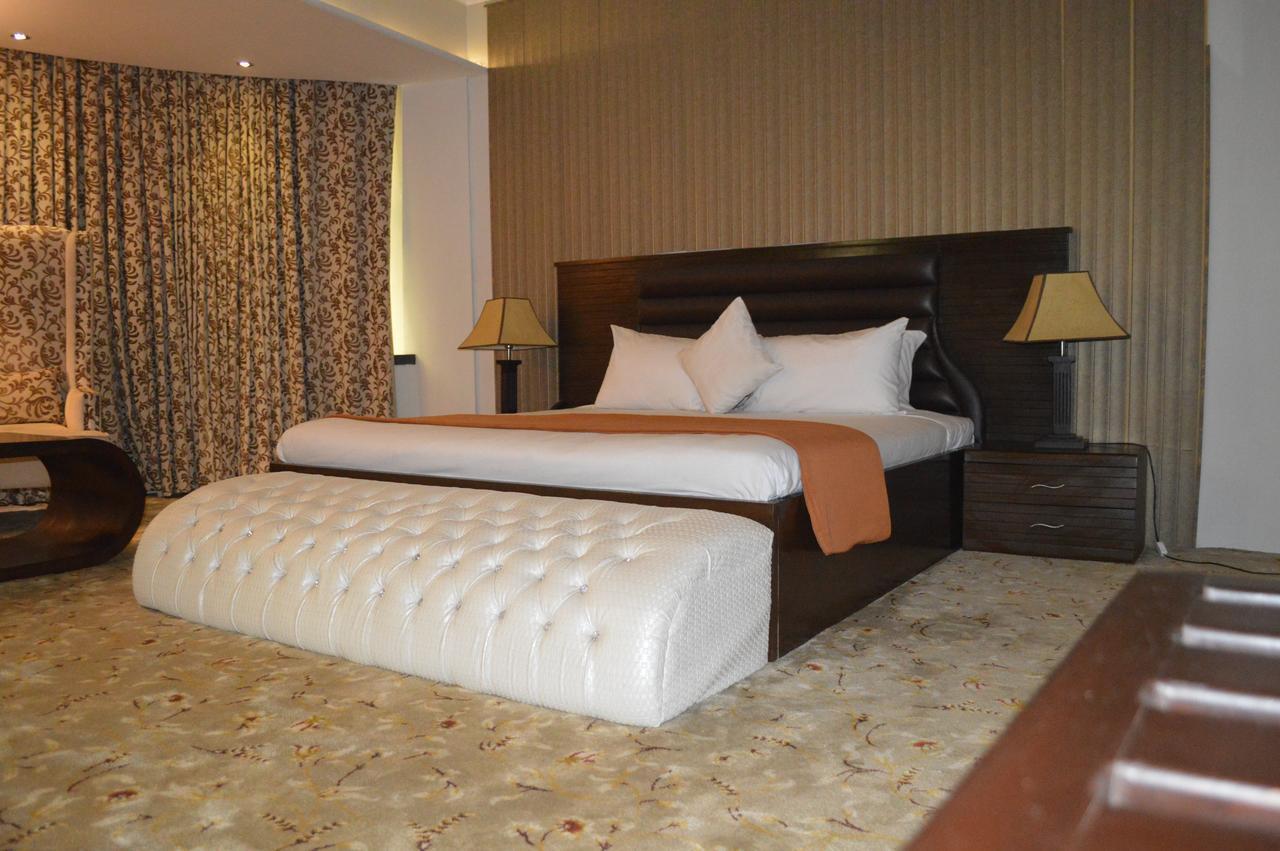 Fort Continental Hotel Peshawar Chambre photo