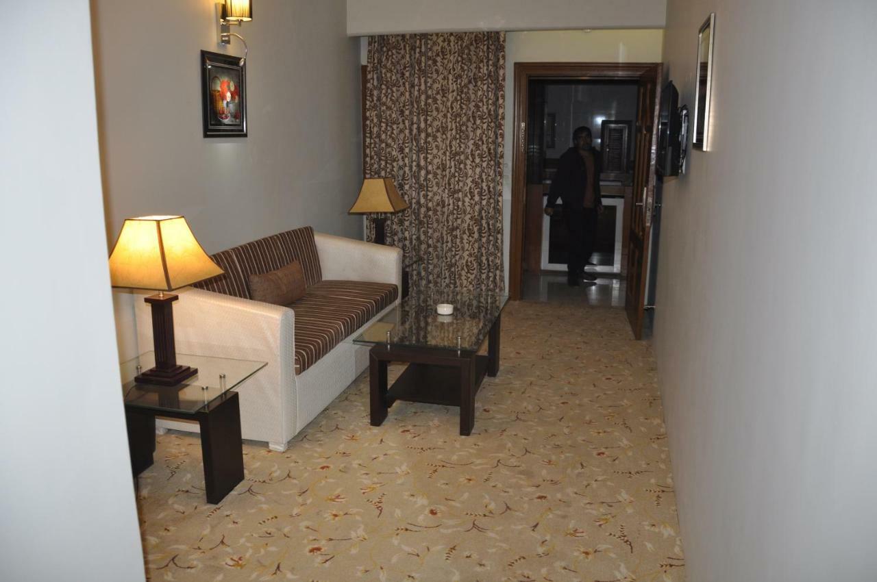 Fort Continental Hotel Peshawar Extérieur photo