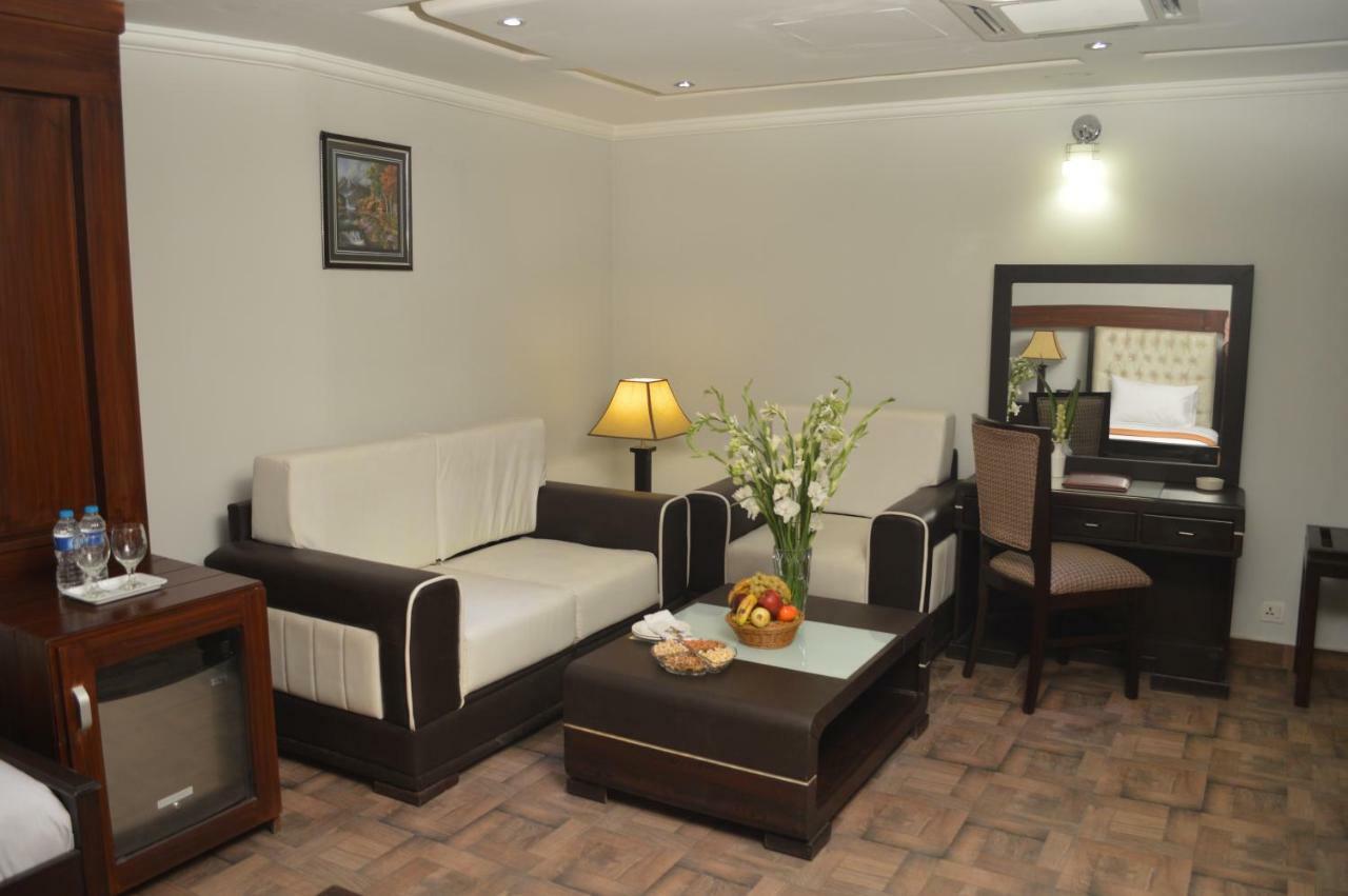 Fort Continental Hotel Peshawar Extérieur photo