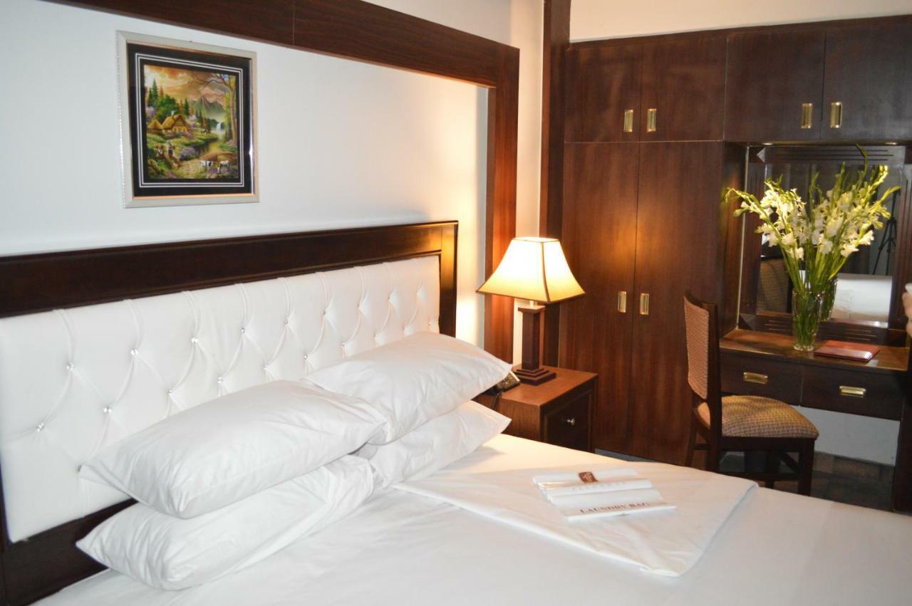 Fort Continental Hotel Peshawar Extérieur photo